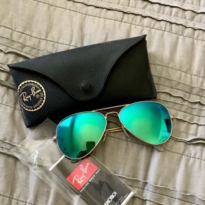 Ray-Ban RB3025 Green Flash Aviators 58mm